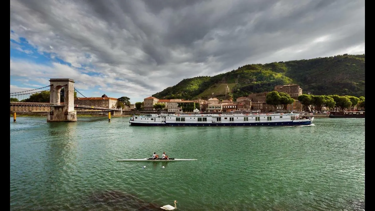 Gite Les 7 Collines Ponsas 0*,  France